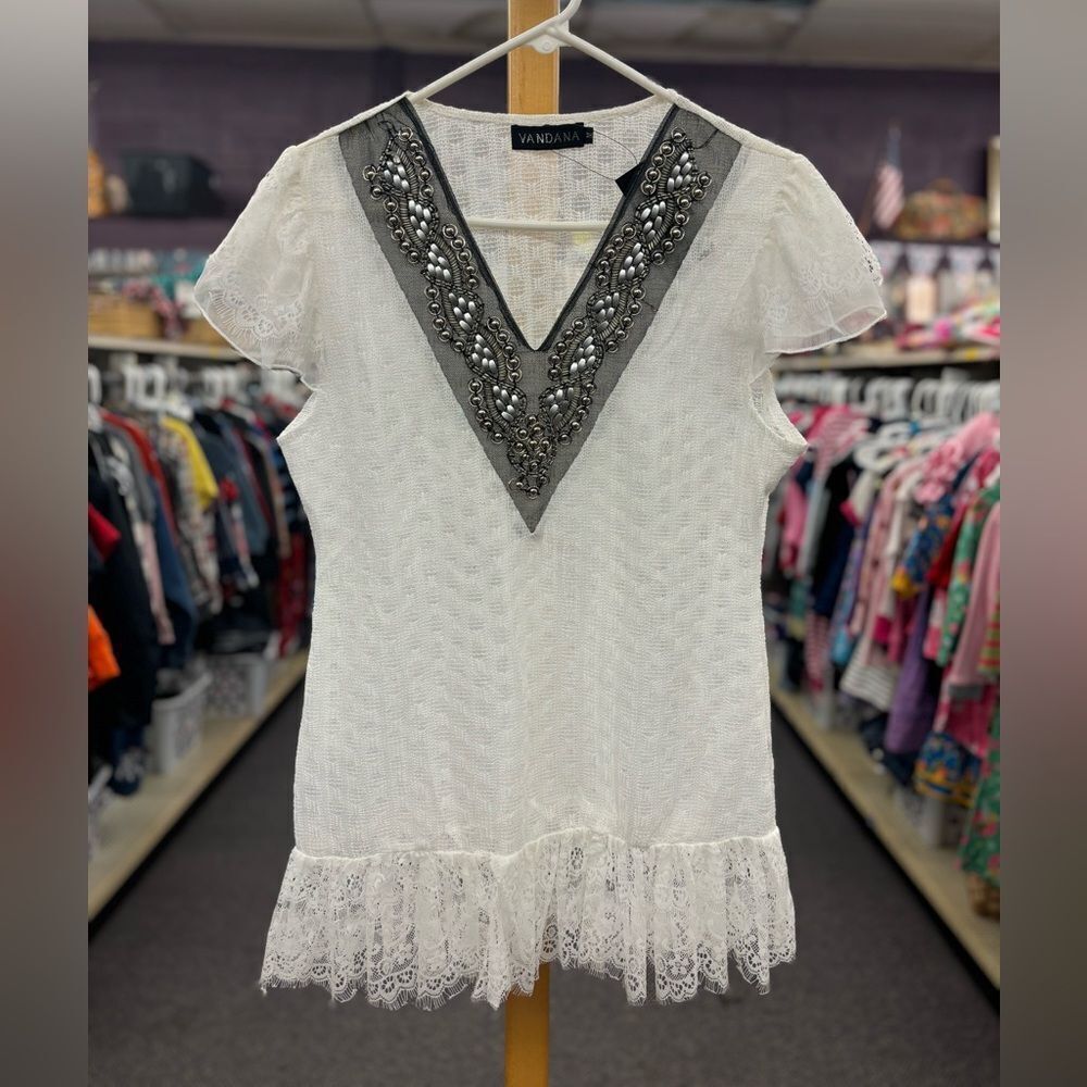 🛍️ Vandana  Ladies Med White and Black Bling V Neck Top NEW